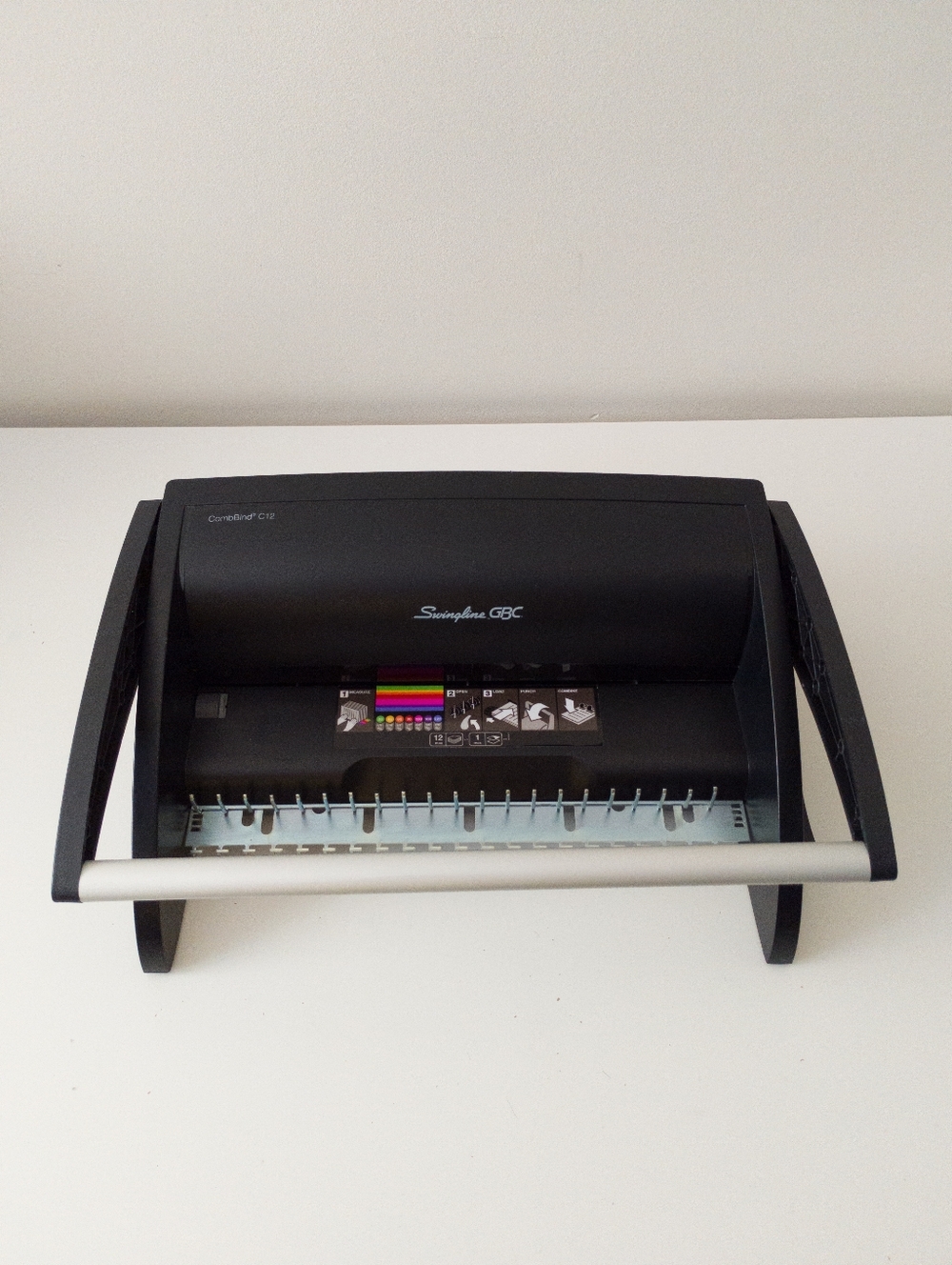 Swingline GBC CombBind C12 Manual Comb Binding Machine Black